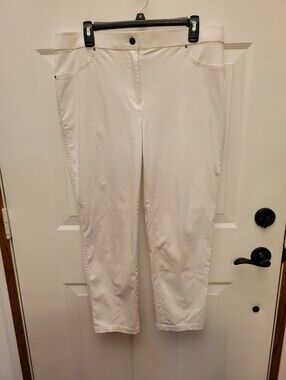 Chico's White Ankle Crop Pants